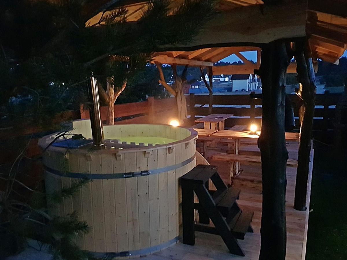 Behappy Woodhouse Villa Jastrzębia Góra Kültér fotó